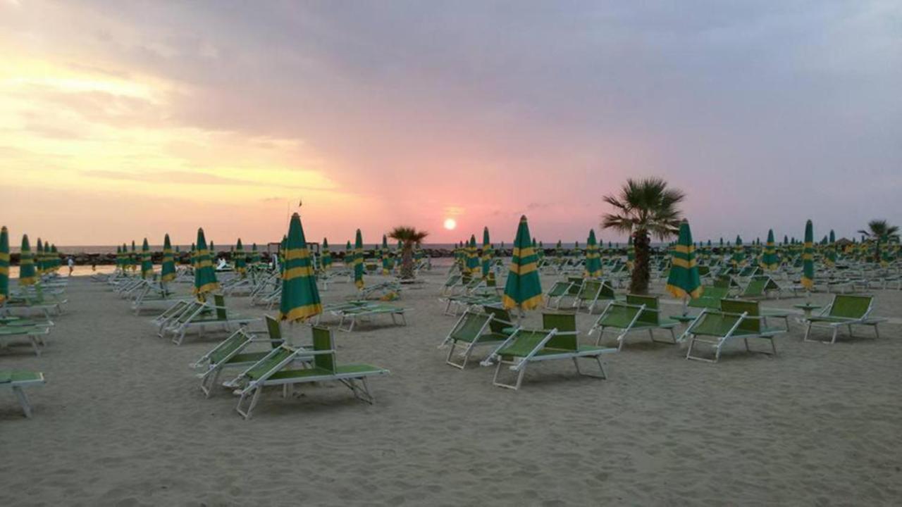 Hotel Acapulco Rimini Luaran gambar